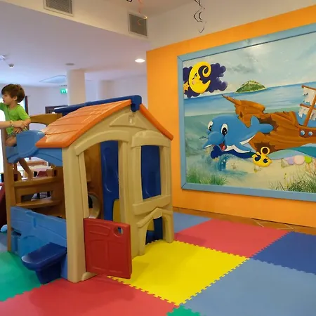 Baia Caddinas Clubresidence 4* 골푸아랑시