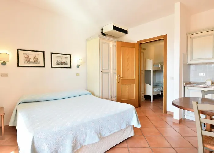 Baia Caddinas Clubresidence Lägenhetshotell Golfo Aranci