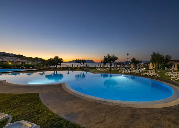 Lägenhetshotell Baia Caddinas Clubresidence Golfo Aranci